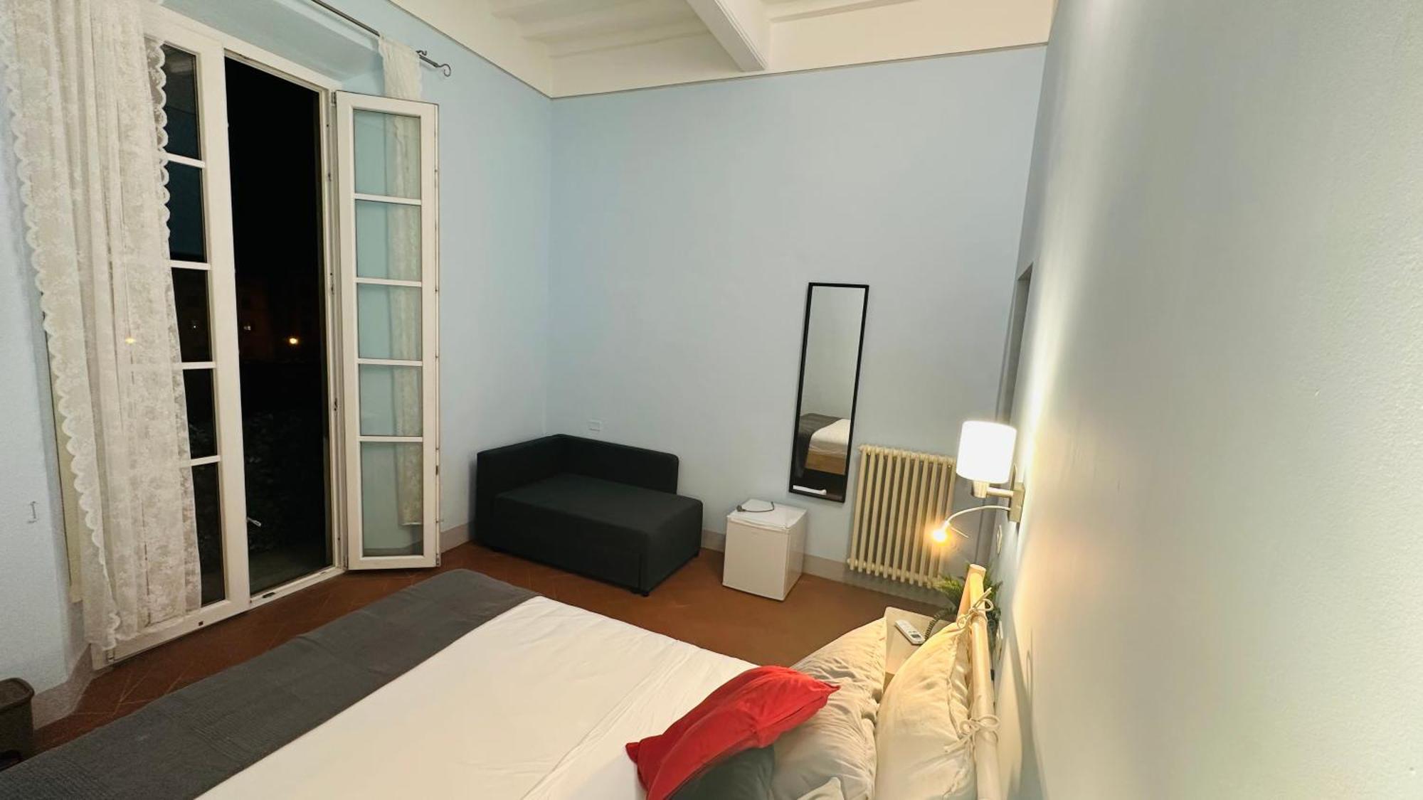B&B - Residenza D'Epoca Piazza Cairoli Pisa Eksteriør bilde